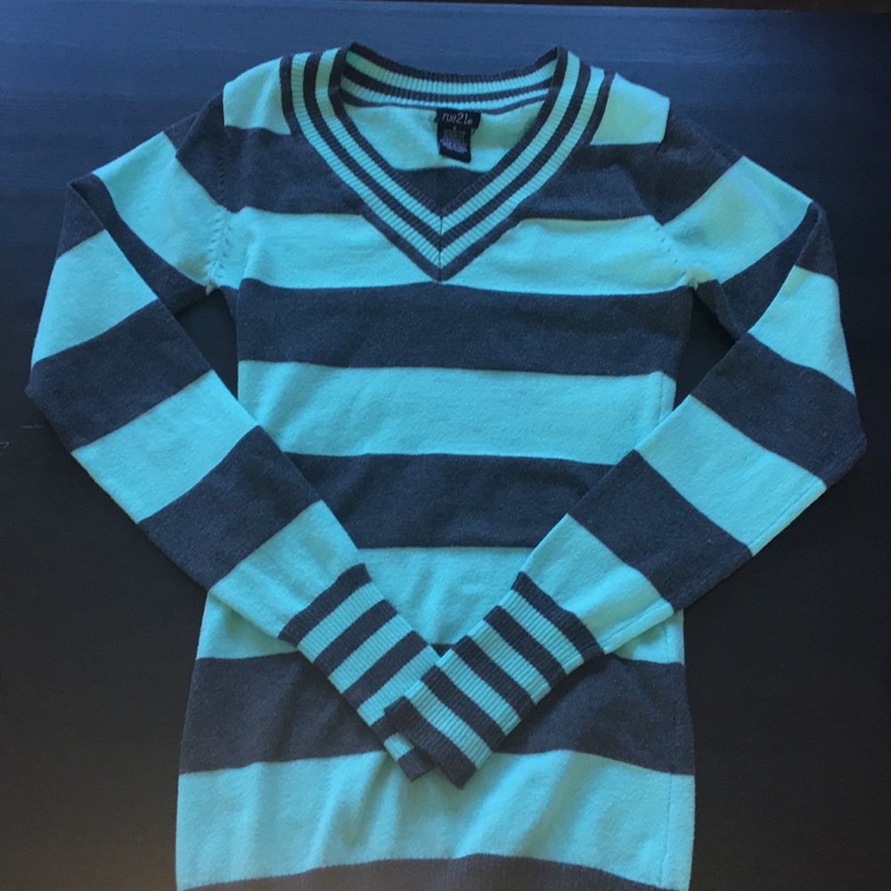 Small Rue 21 Sweater
